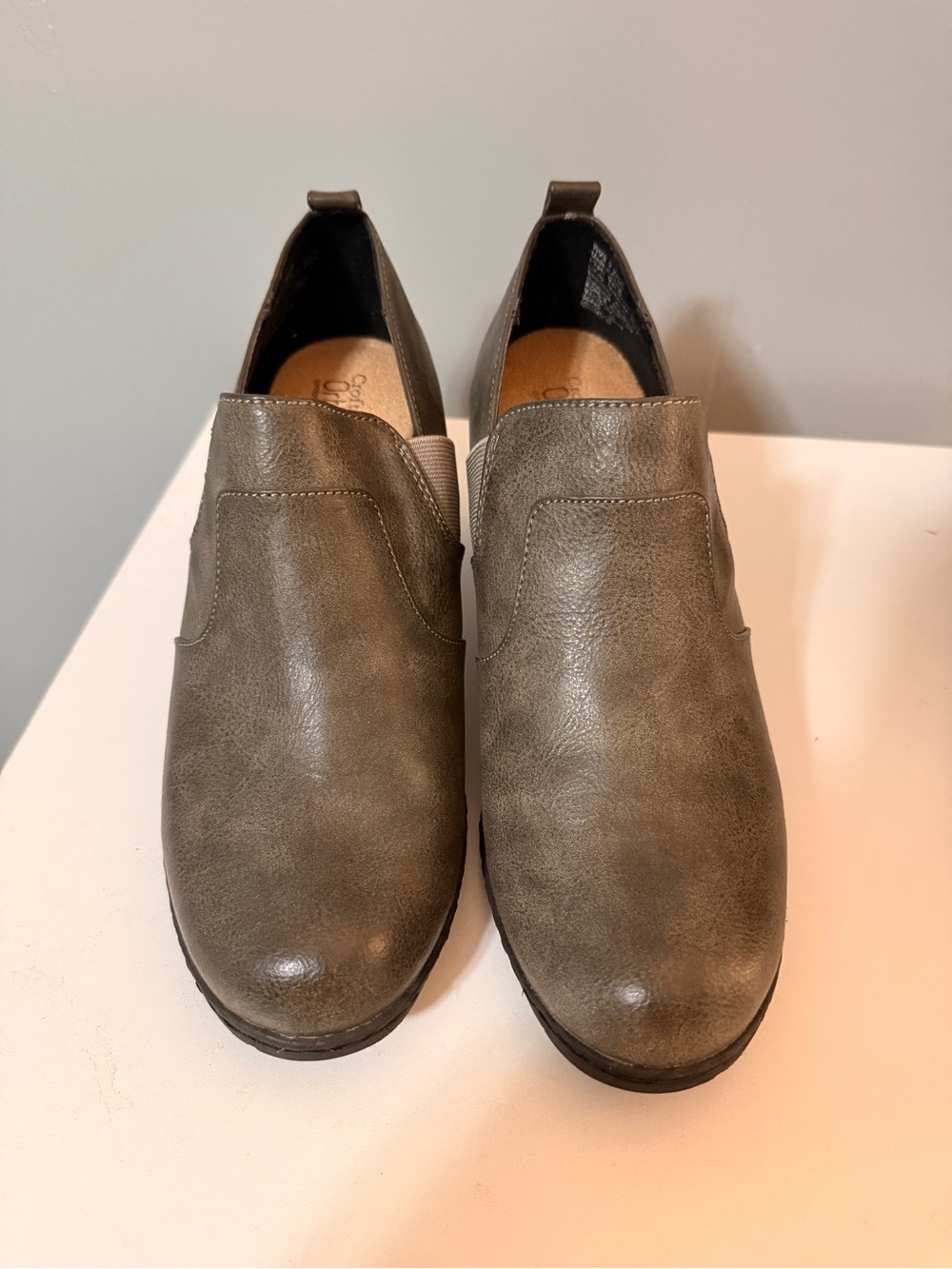 $25 *Brand New* Size 9.5 Slip-On Women’s Casual Shoes in Olive Gray